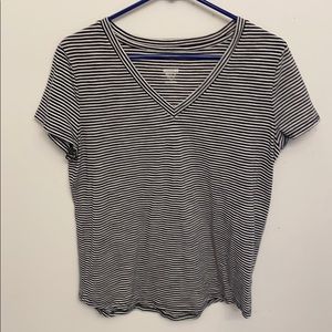 Black and white stripped tee